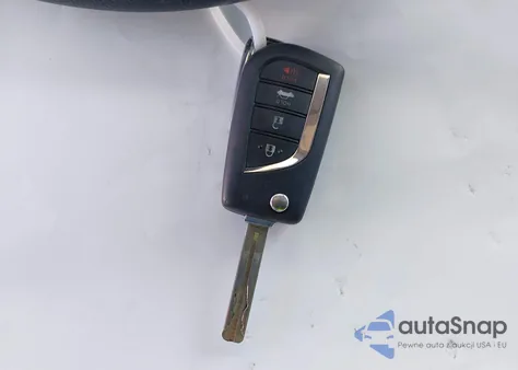 2024 Toyota Camry Le z USA, uszkodzony, nr VIN 4T1C11AK6RU871731